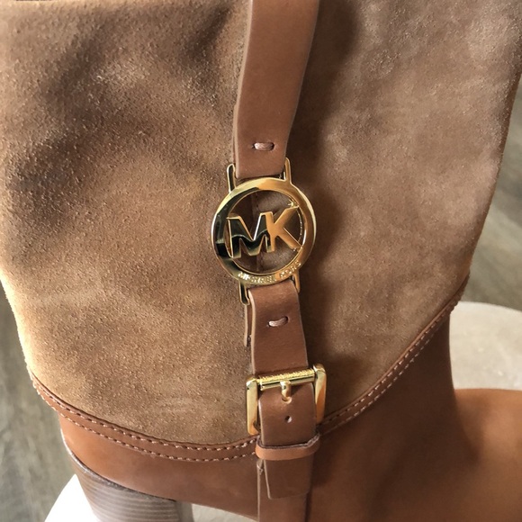 MICHAEL KORS CAMEL BUCKLE MID CALF HEELED SUEDE AND LEATHER BOOTS NWOT - Picture 4 of 9